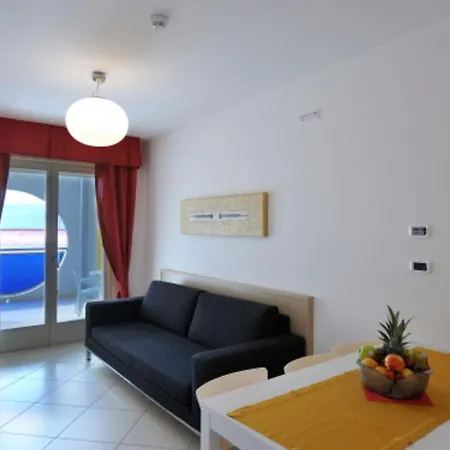 Appartamento Serene In The Heart Of *